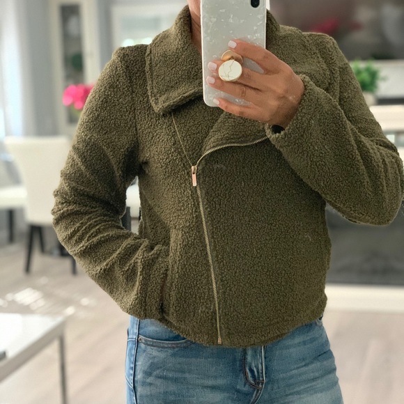 Jackets & Blazers - Jacket